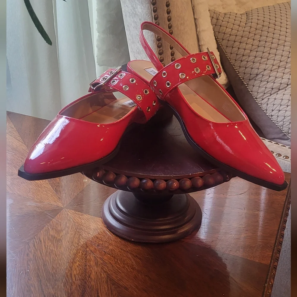 Steve Madden Graya Red Patent Flats with Strap Size, 10